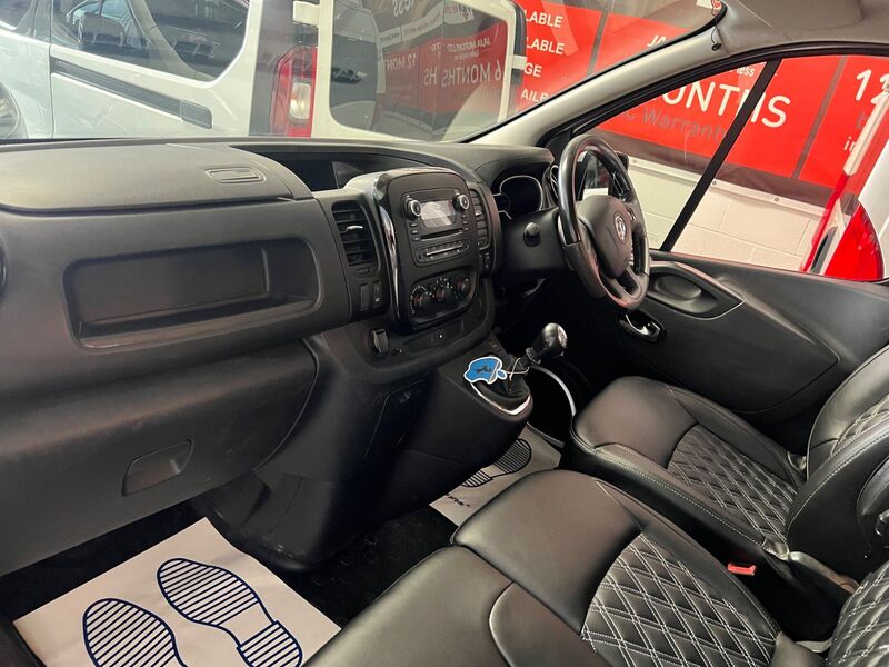 VAUXHALL VIVARO