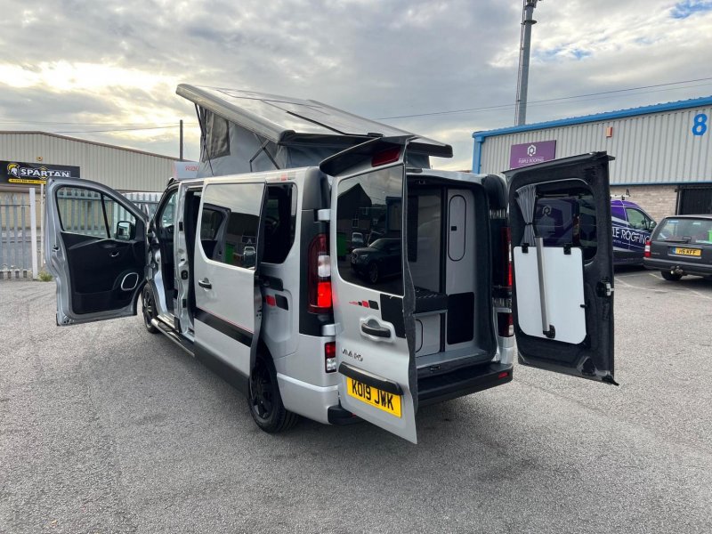 VAUXHALL VIVARO