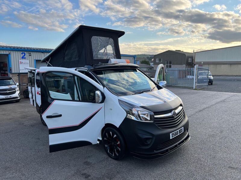 VAUXHALL VIVARO