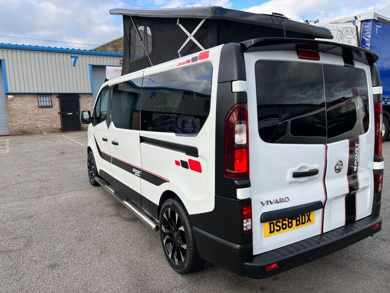 VAUXHALL VIVARO